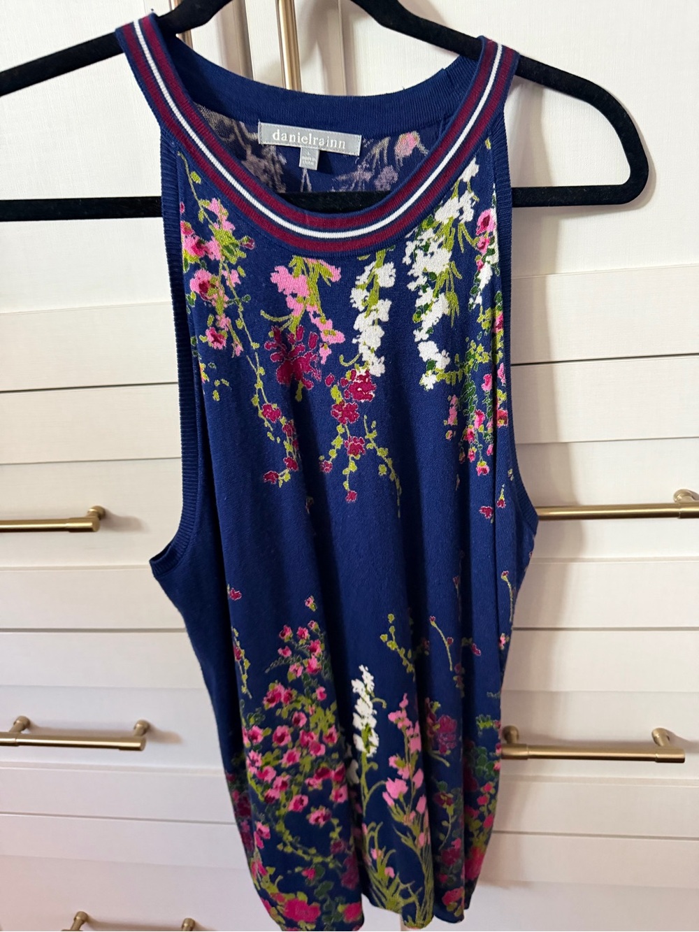 Like new Sz L Daniel Rainn sweater tank - Picture 3 of 3